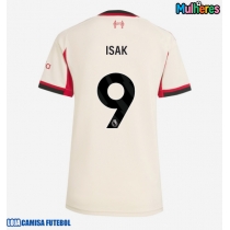 Camisa de Futebol Liverpool Alexander Isak #9 Equipamento Secundário Mulheres 2025-26 Manga Curta